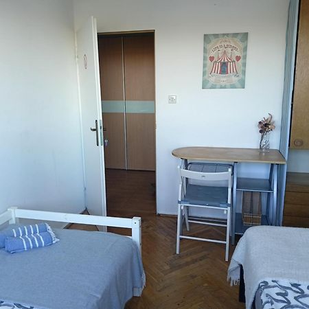 Lemuria Pokoje Wlk Niedzwiedzicy Hostel Легница Екстериор снимка