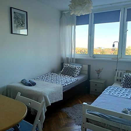 Lemuria Pokoje Wlk Niedzwiedzicy Hostel Легница Екстериор снимка