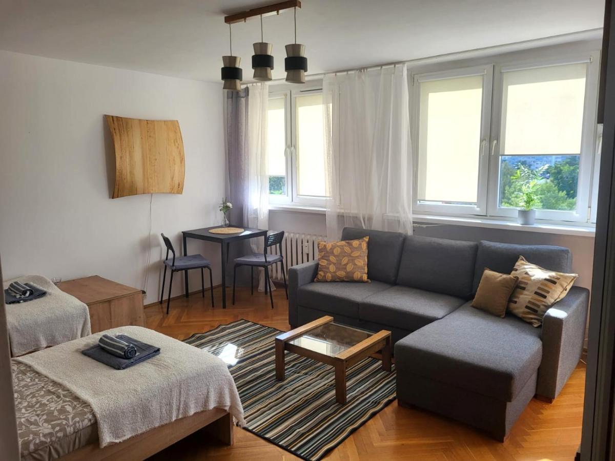 Lemuria Pokoje Wlk Niedzwiedzicy Hostel Легница Екстериор снимка