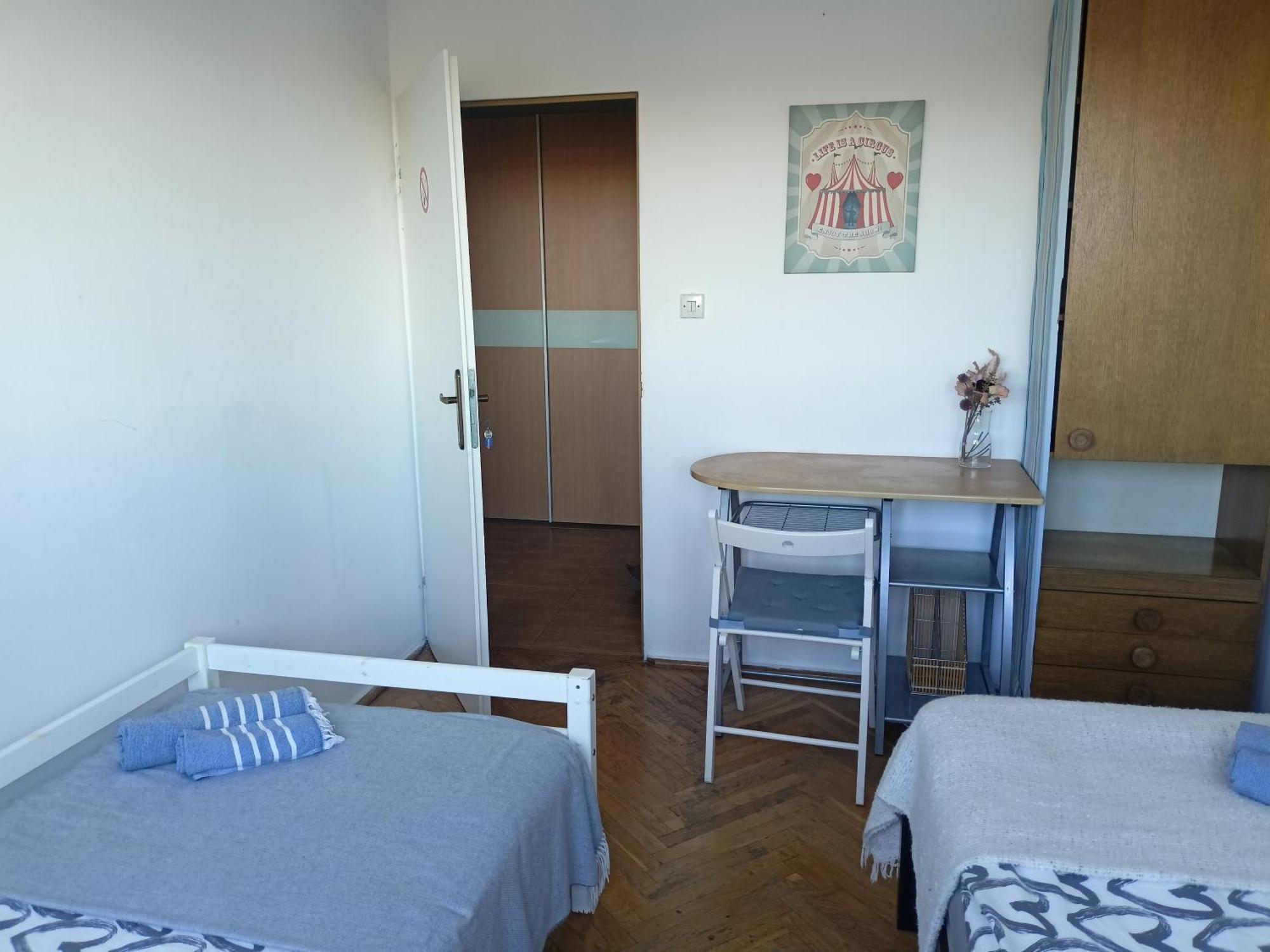 Lemuria Pokoje Wlk Niedzwiedzicy Hostel Легница Екстериор снимка