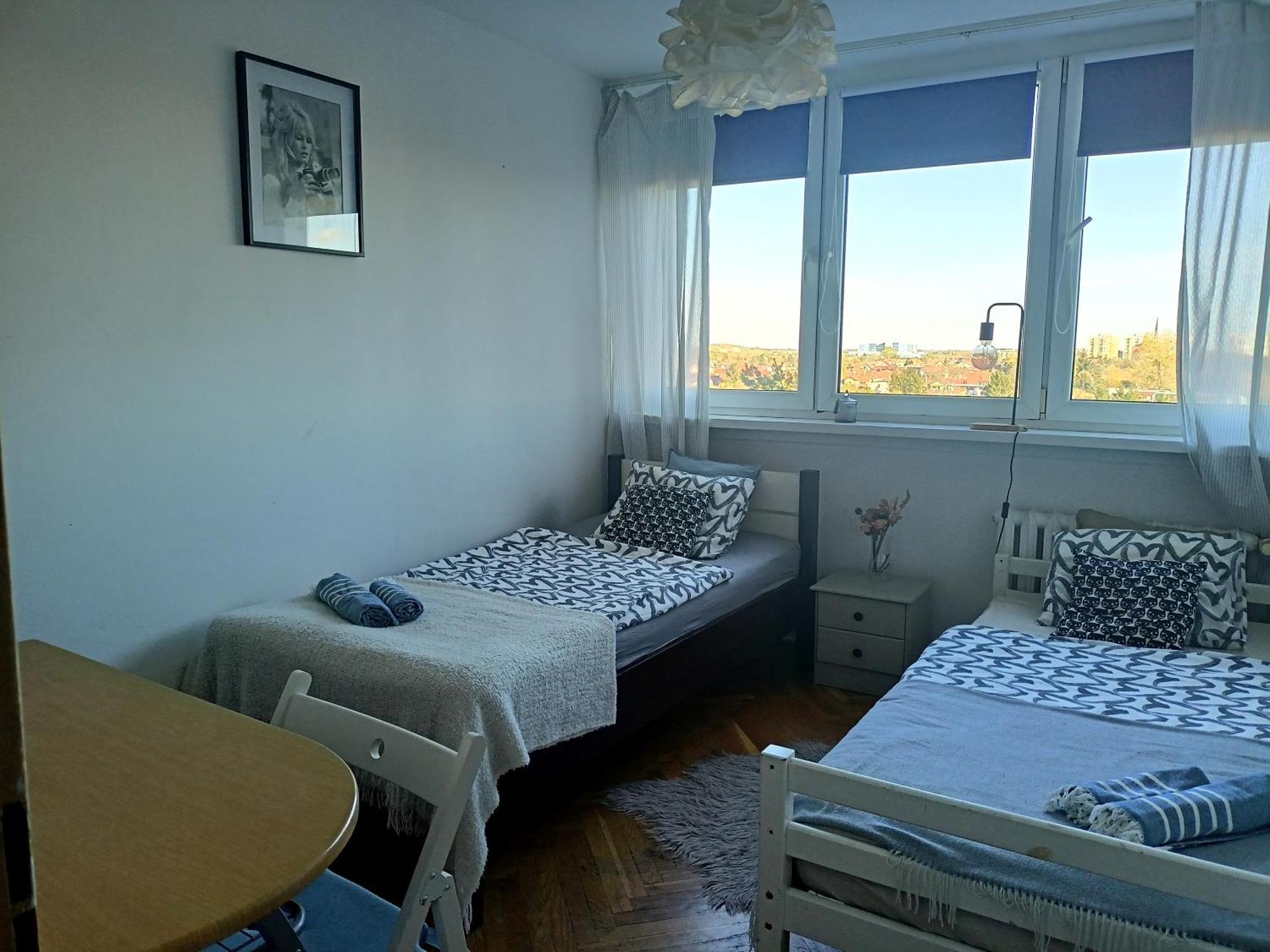 Lemuria Pokoje Wlk Niedzwiedzicy Hostel Легница Екстериор снимка